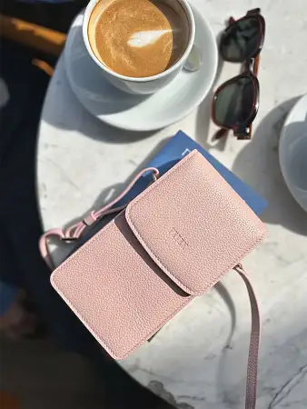 Чехол для iPhone-iPad Petek 22085P.952.135