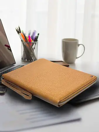 Папка из натуральной кожи Petek 6811A.091.89